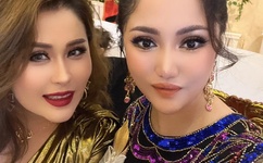 男朋友老是吃我的奶奶